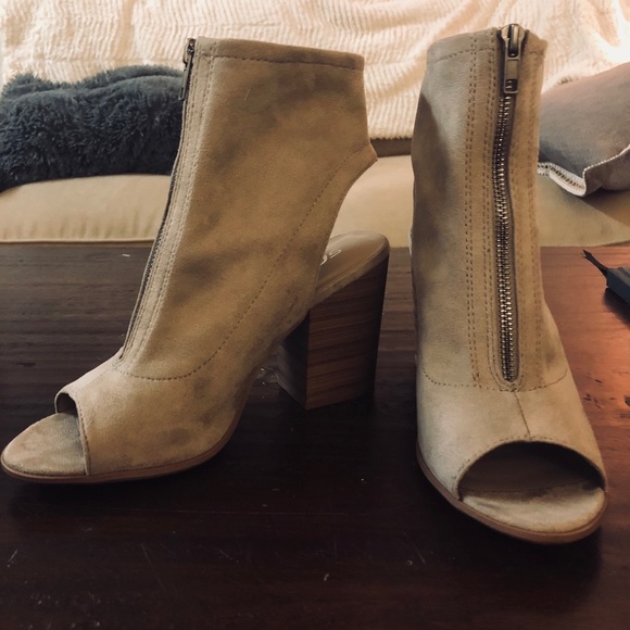 SODA Tan Suede Open Toe Block Heels - Picture 1 of 1